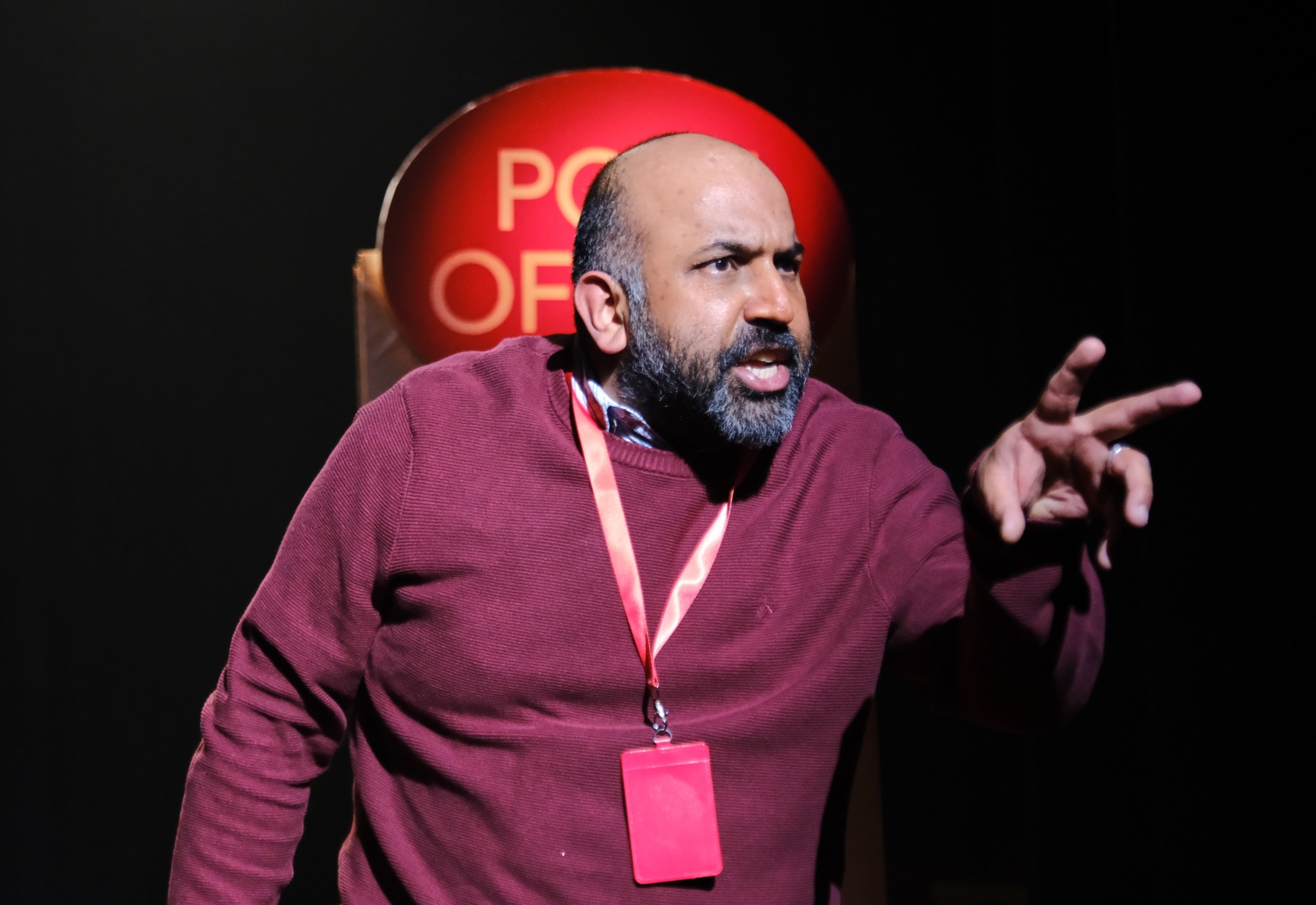 Glitch – New Wolsey Theatre – Review – SUFFOLK THEATRE